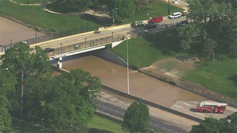 I-64 flooded in St. Louis after water main break
